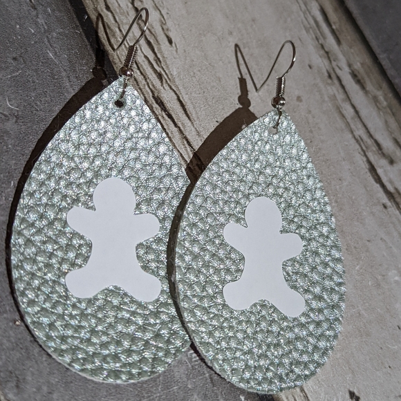 3 for $6 Item: Gingerbread Man Earrings NEW! - Picture 3 of 5